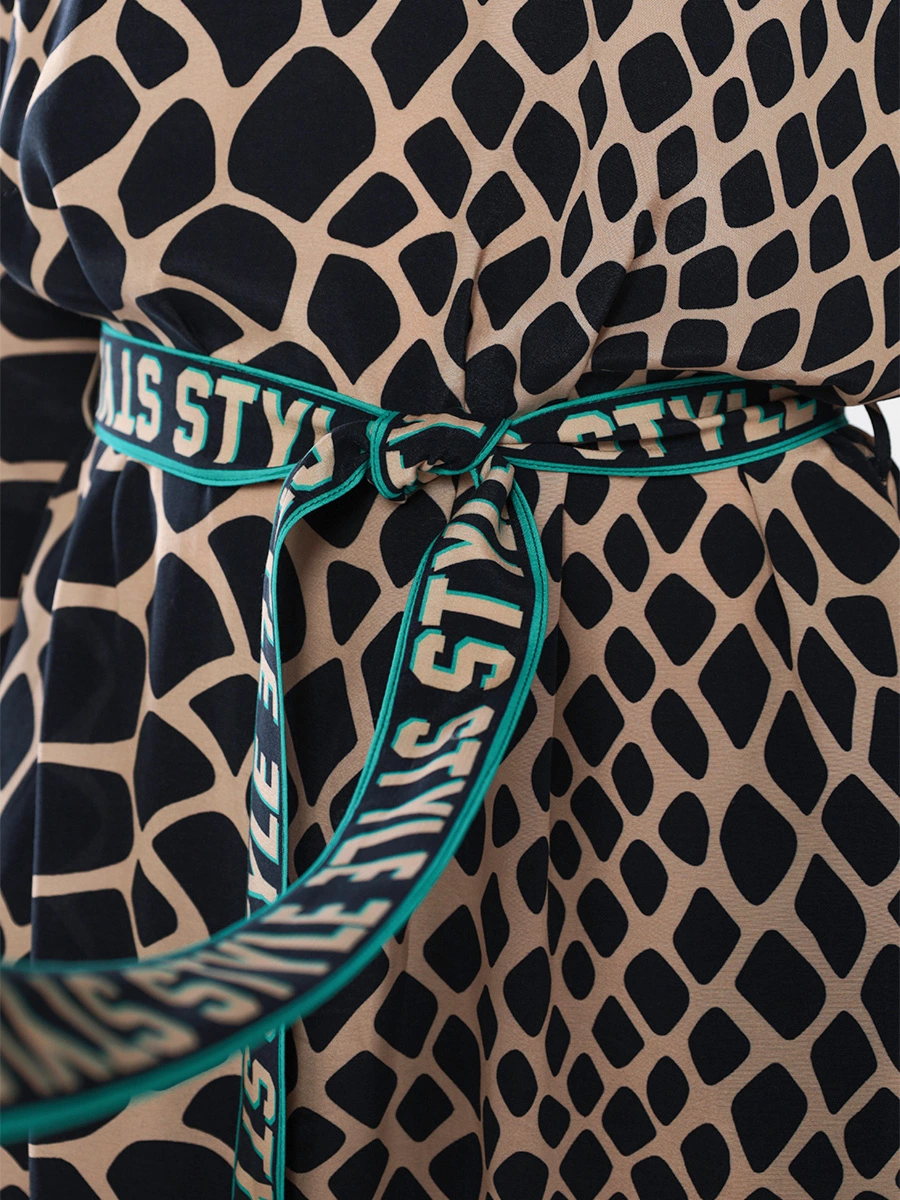 Платье свободного кроя с поясом